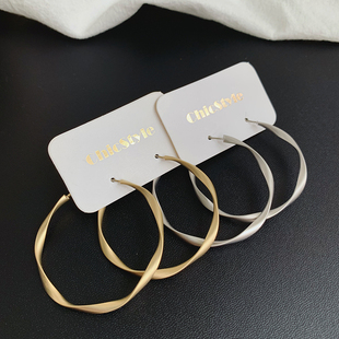 S925银针哑光金属质感扭曲半圆几何耳环时尚 潮人气质网红圈圈耳扣