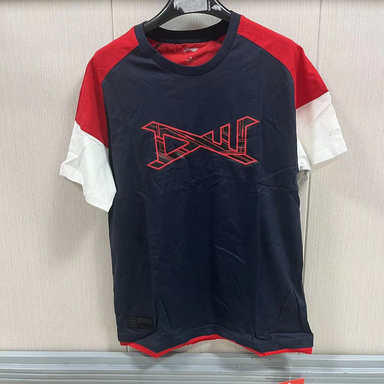 《购买前看详情B品》李宁短袖夏季男款韦德系列时尚百搭T恤AHSK21