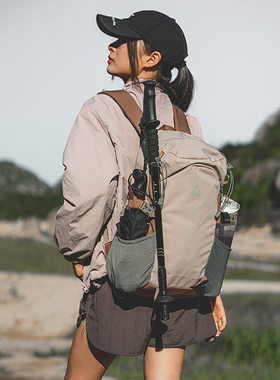 户外登山包大容量20升男女轻便通勤旅游包书徒步露营旅行双背包
