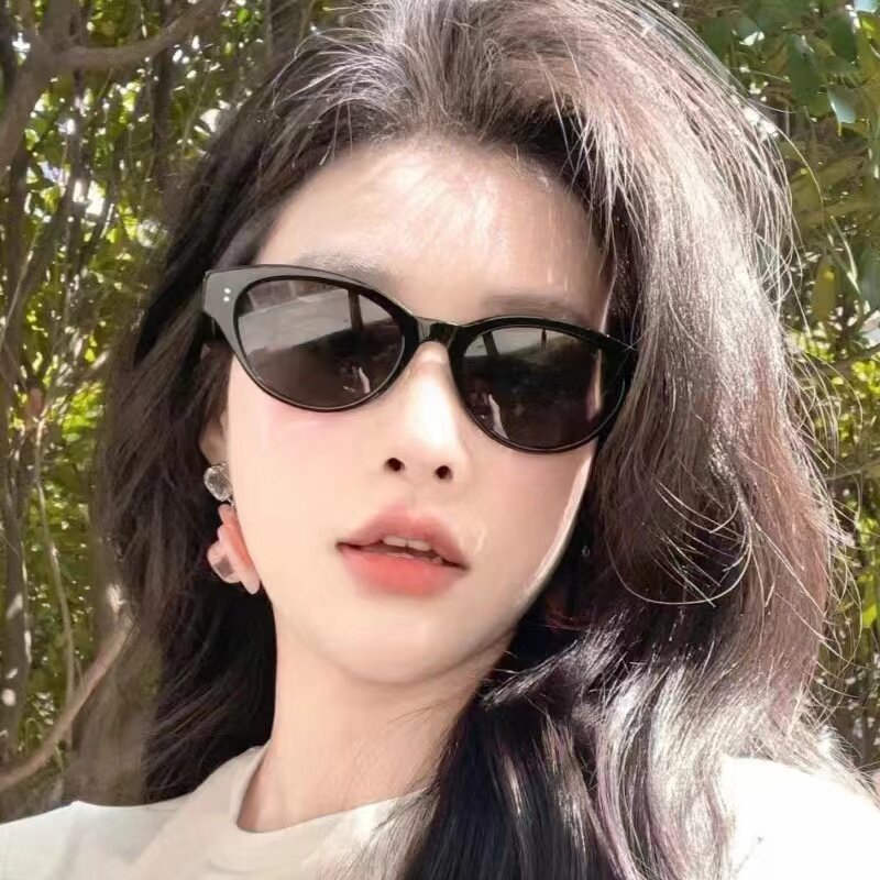 复古猫眼小脸墨镜女高级感ins黑色框防晒太阳眼镜方圆脸潮街拍
