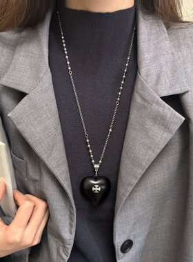 黑色爱心珍珠项链女长款轻奢高级感毛衣链锁骨链