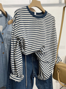 条纹控bi入～复古蓝色撞色细条纹宽松显瘦圆领套头长袖T恤女春款
