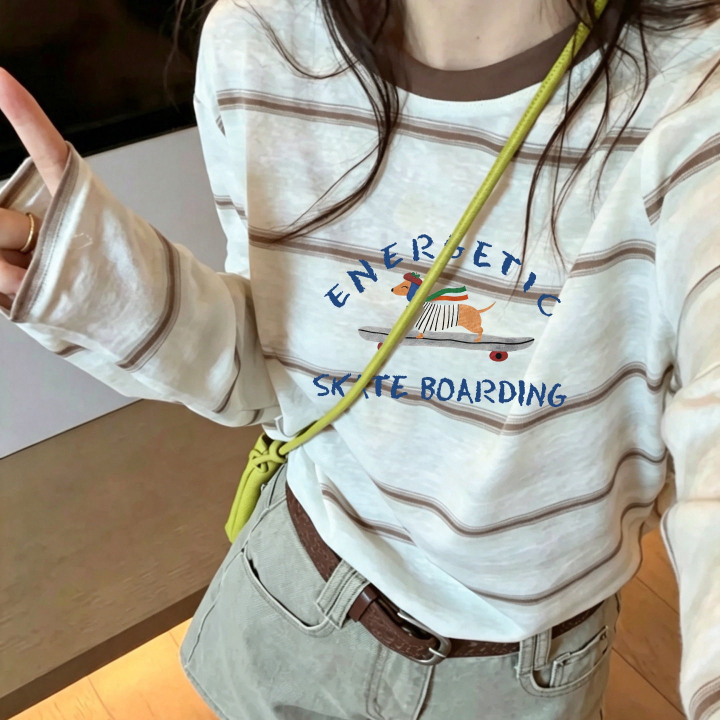 韩系咖白条纹撞色长袖T恤女2026早秋新款印花百搭慵懒打底衫上衣