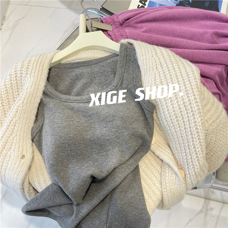 方领一体式带胸垫背心女