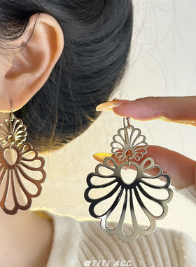 复古镂空花朵轻奢耳环女民族风小众设计感耳钉个性百搭气质耳饰潮