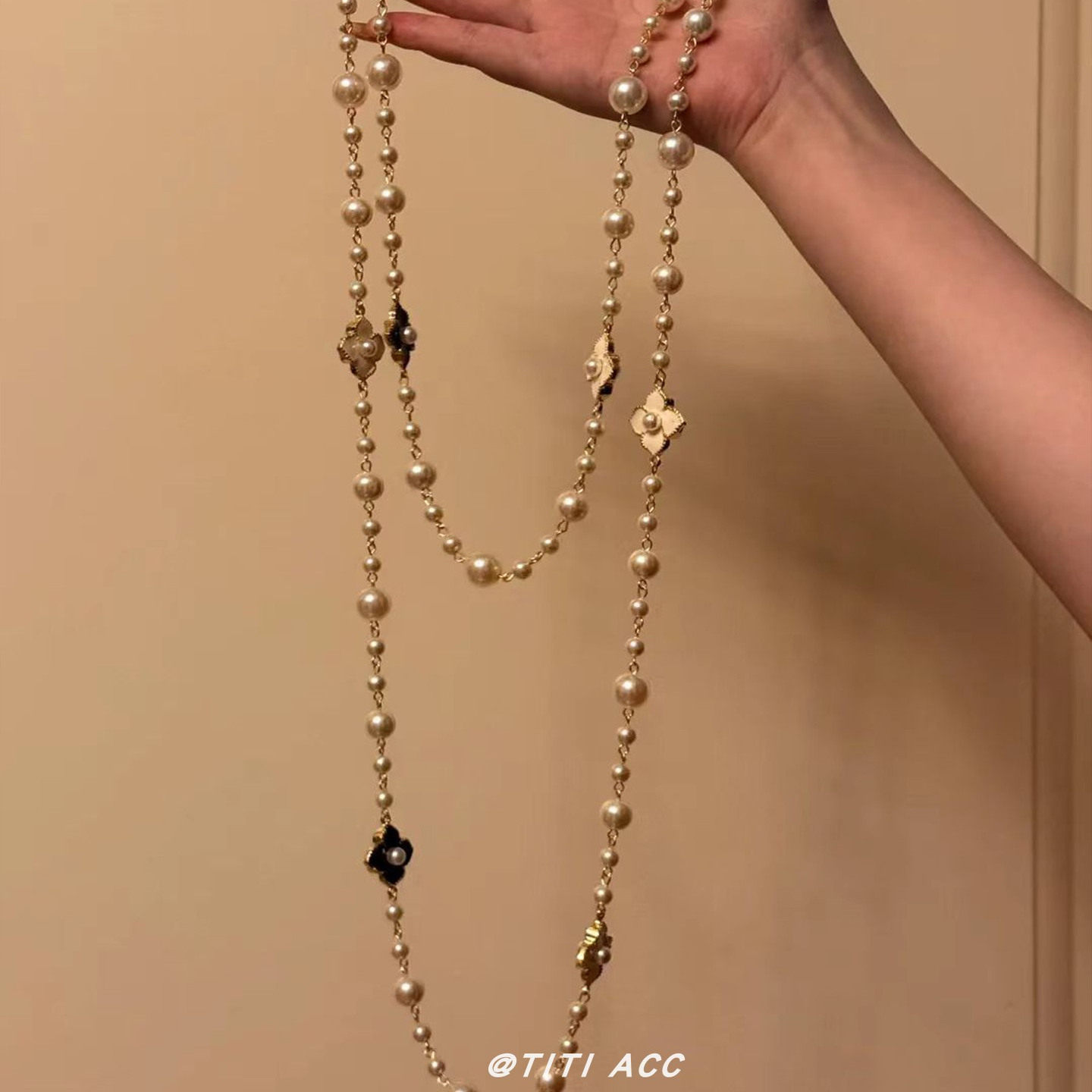 法式小香风长款珍珠项链女小众设计高级感毛衣链百搭气质颈部配饰