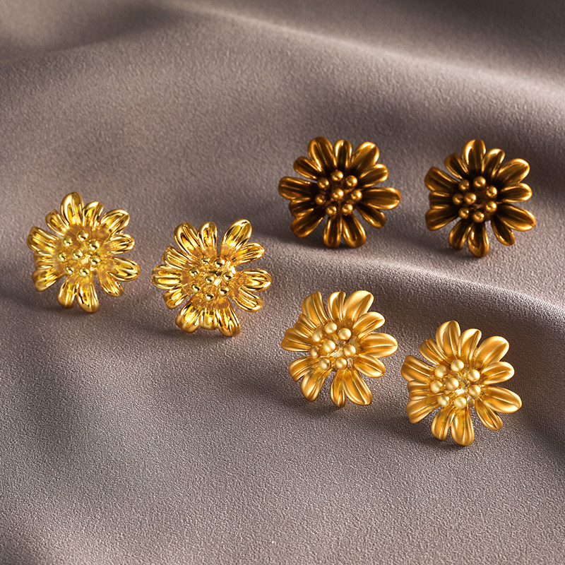 【新品八折】 2025新款独特小众设计感花朵时尚银针耳环女