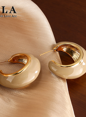 SLA私家 2025年新款滴釉工艺 欧美法式C型个性奶灰色大耳环女气质