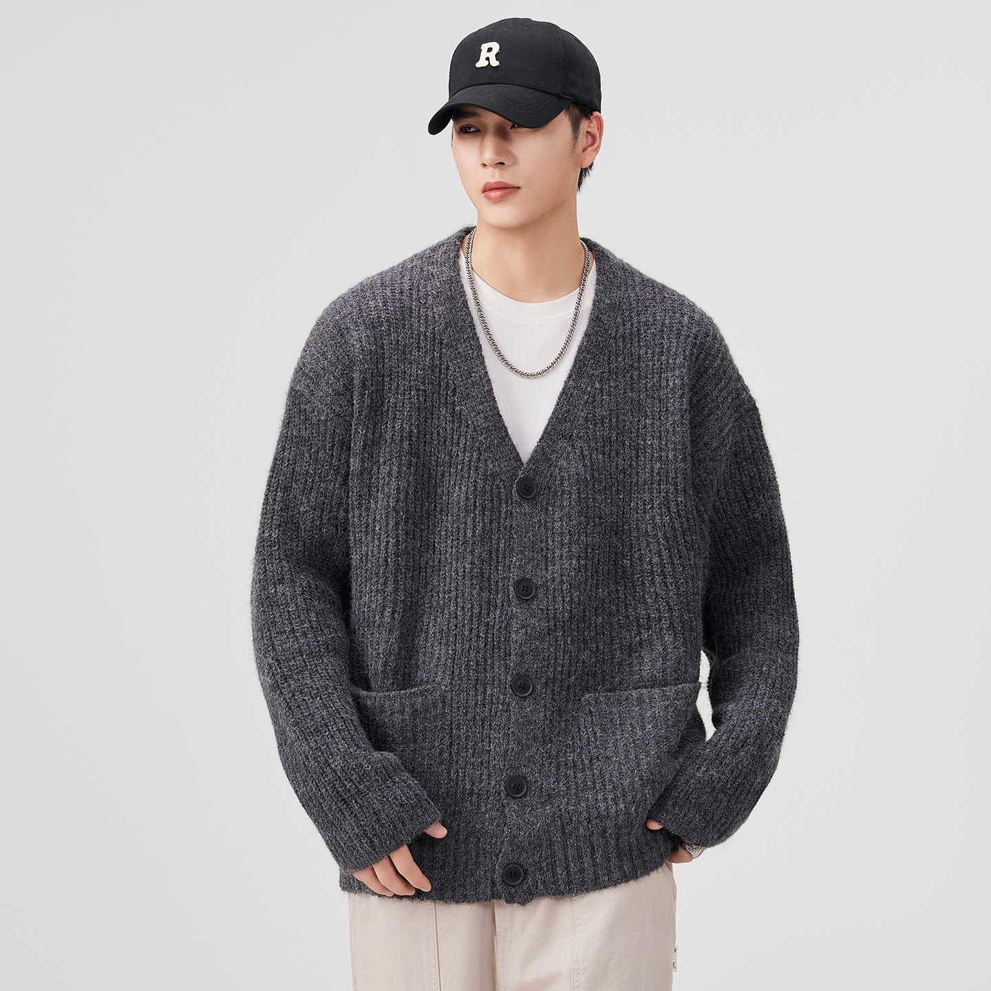 冬季老钱风加厚V领针织开衫男