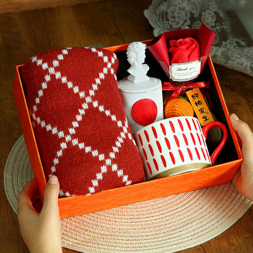 2026 Christmas gift scarf gift box set with a high-end feel