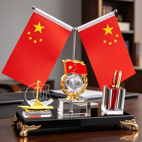 马到成功送朋友礼物办公室桌面装饰摆件高端红旗笔筒定制书房摆件