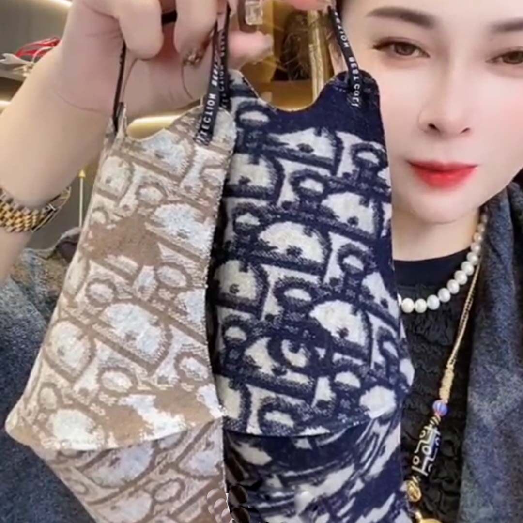 网红爆款口罩女士秋冬季保暖个性潮款洋气高颜值透气2024新款面罩