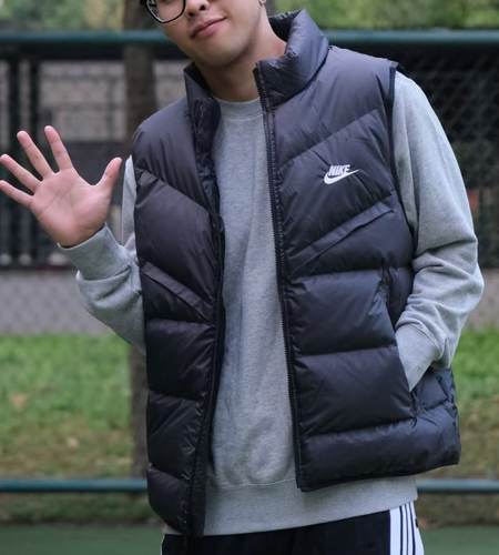 耐克Nike男子羽绒服马甲刺绣logo运动服休闲外套背心FB8184-010