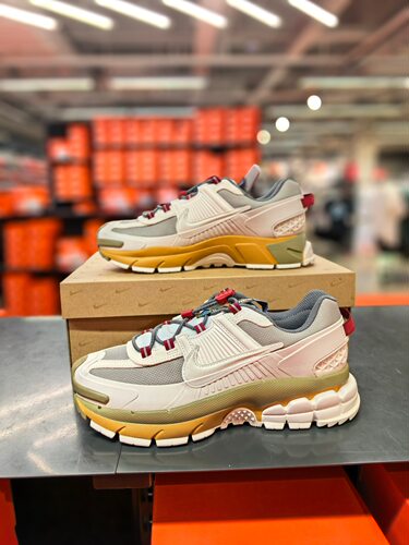 耐克NIKE ZOOM VOMERO ROAM 耐克男子户外越野慢跑鞋IQ1126-317