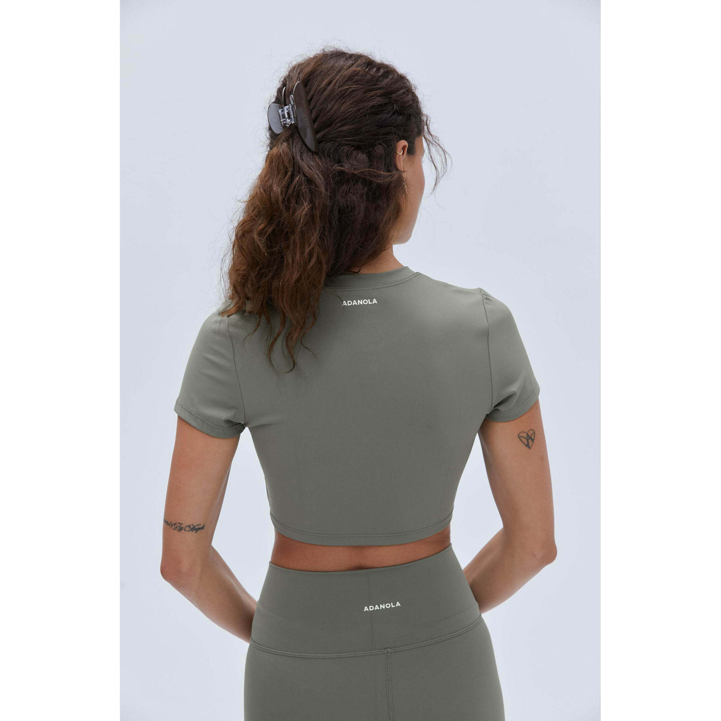 欧英原单女士瑜伽短袖T恤 圆领修身短款 跑步运动健身速干上衣,运动服/休闲服装,运动T恤,淘宝优惠券,粉丝福利购,淘宝优惠卷