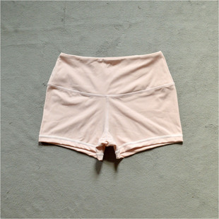 外贸裸感瑜伽运动二分短裤亲肤弹力高级感软高弹普拉提速干粉色女