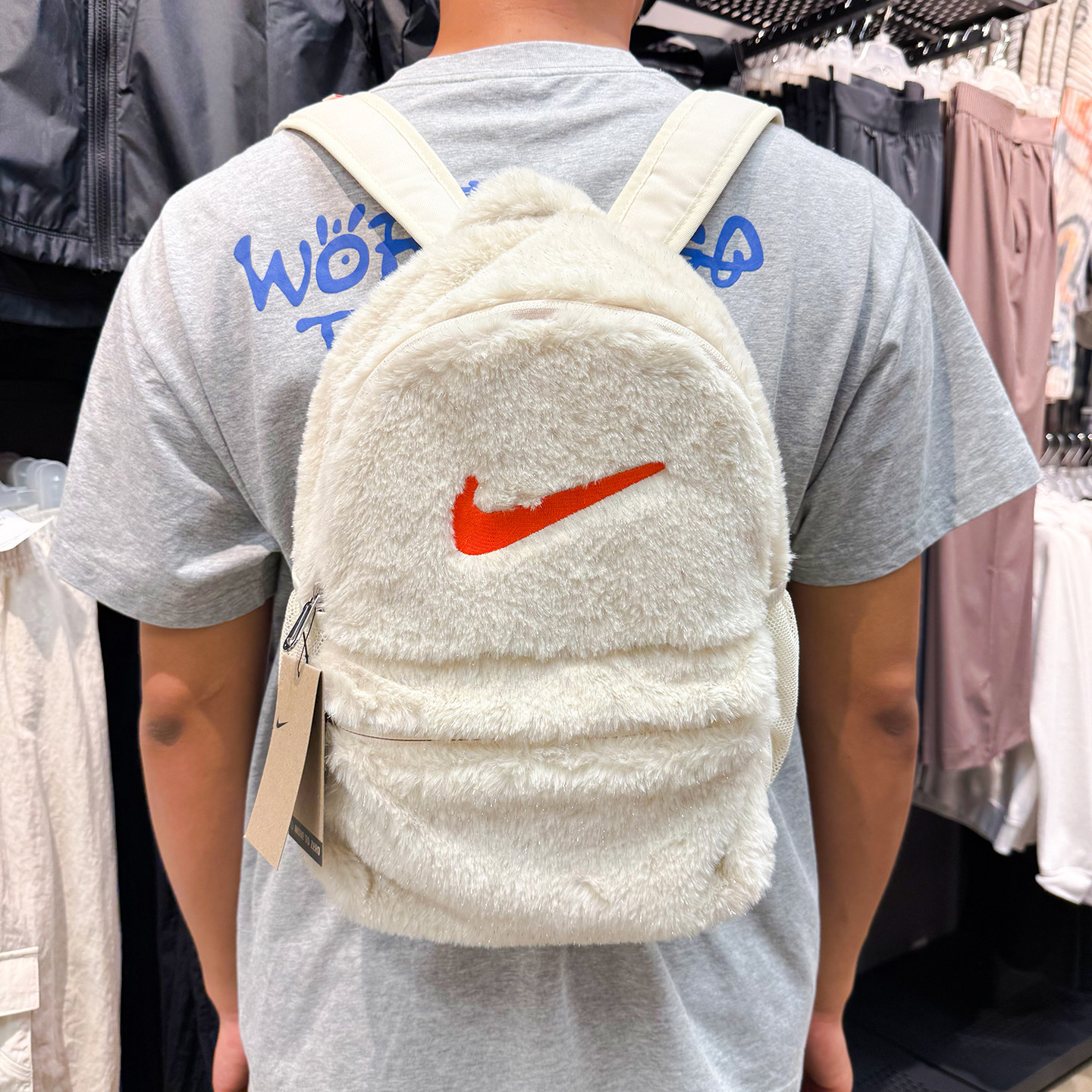 耐克Nike休闲mini可爱儿童毛绒迷你双肩包小号FZ1330-113-231-010