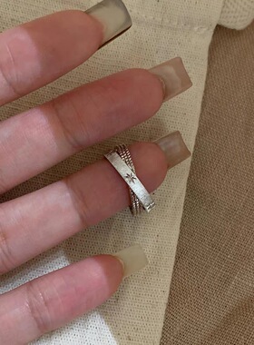 中古拉丝交叉星芒戒指女轻奢高级感小众设计复古宫廷风指环食指戒