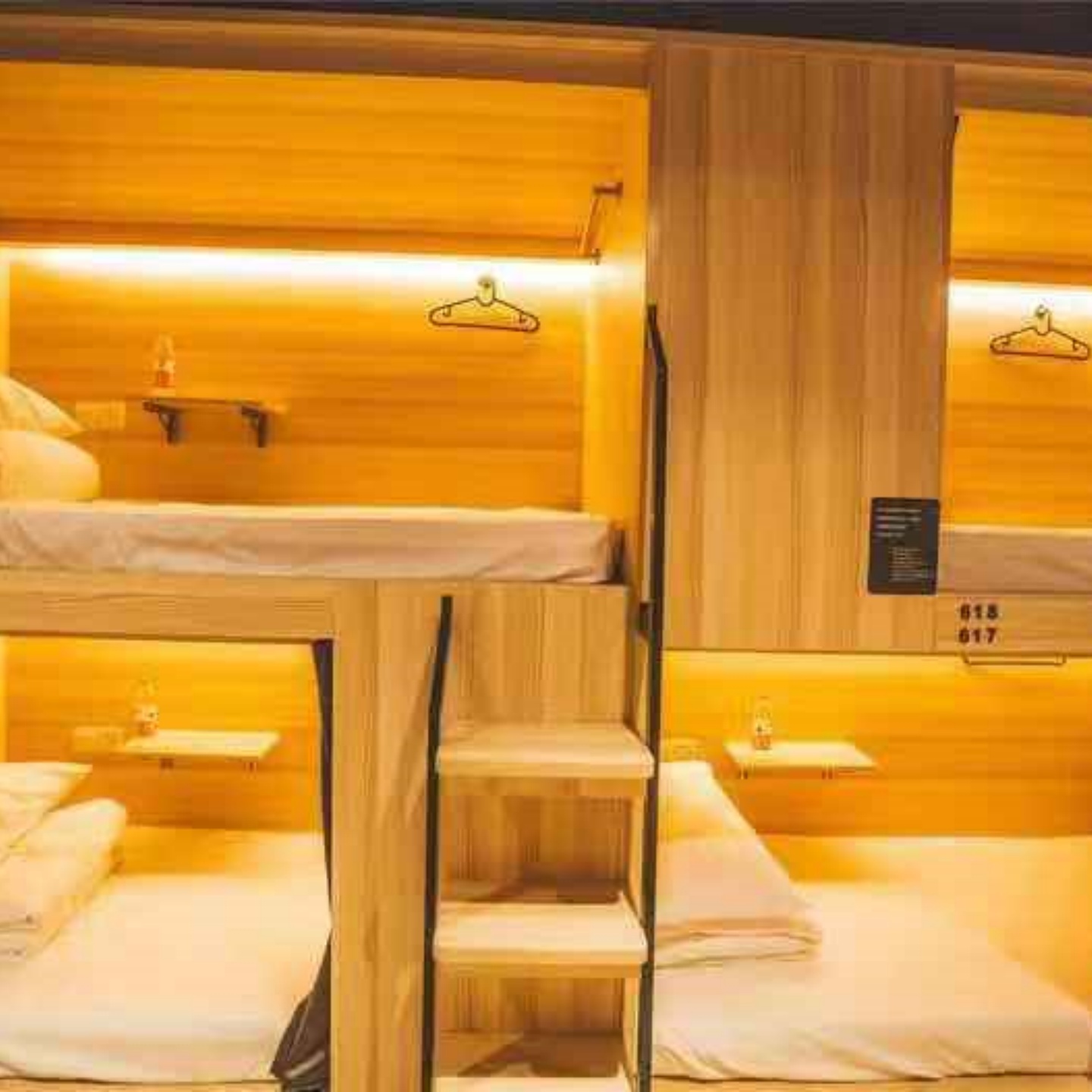 阳航睡眠太空舱胶囊仓旅馆仓床胶囊房员工房间家用机场公寓室内