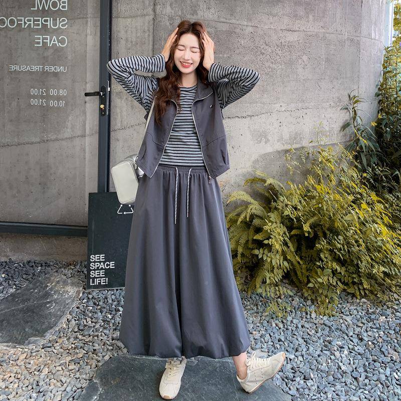 B263-S20休闲整套条纹T一恤立领苞拉链马甲花半裙套装女202秋5时