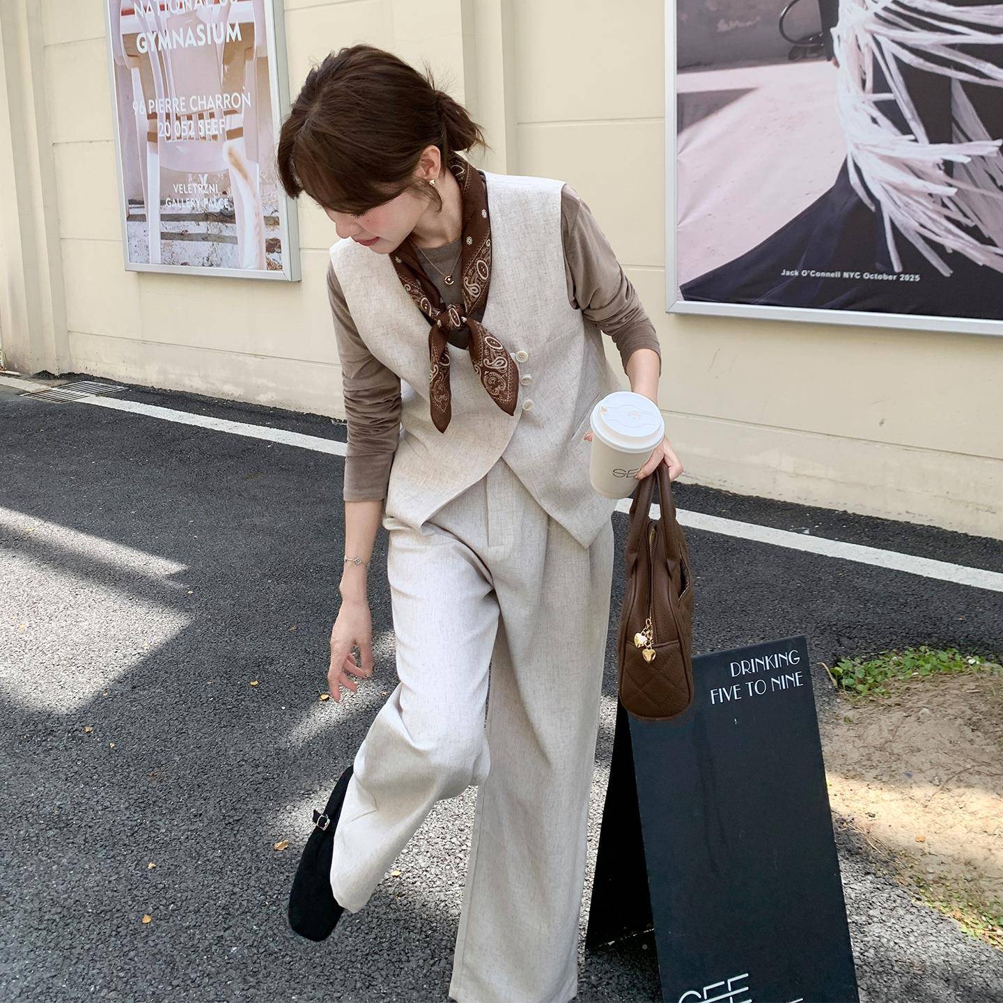 米白色休闲马甲套装女2老025年秋质季新款钱风穿搭气裤C282-976阔