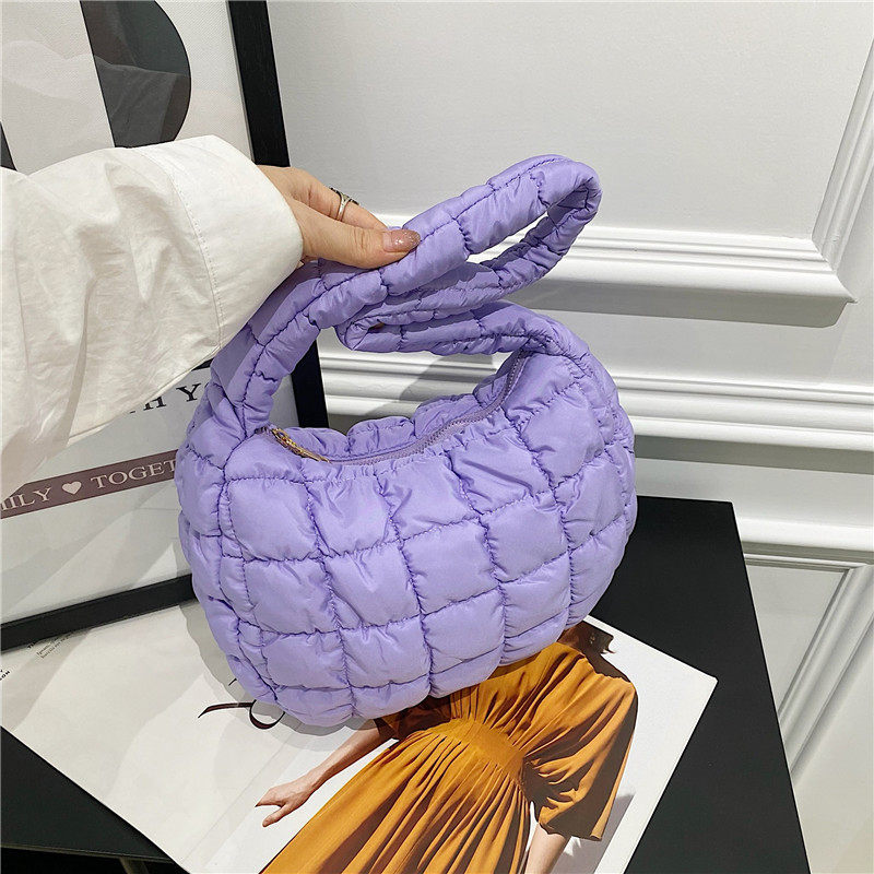 韩国云朵褶皱大包斜挎包轻便泡泡饺子包羽绒包腋下包通勤包托特包