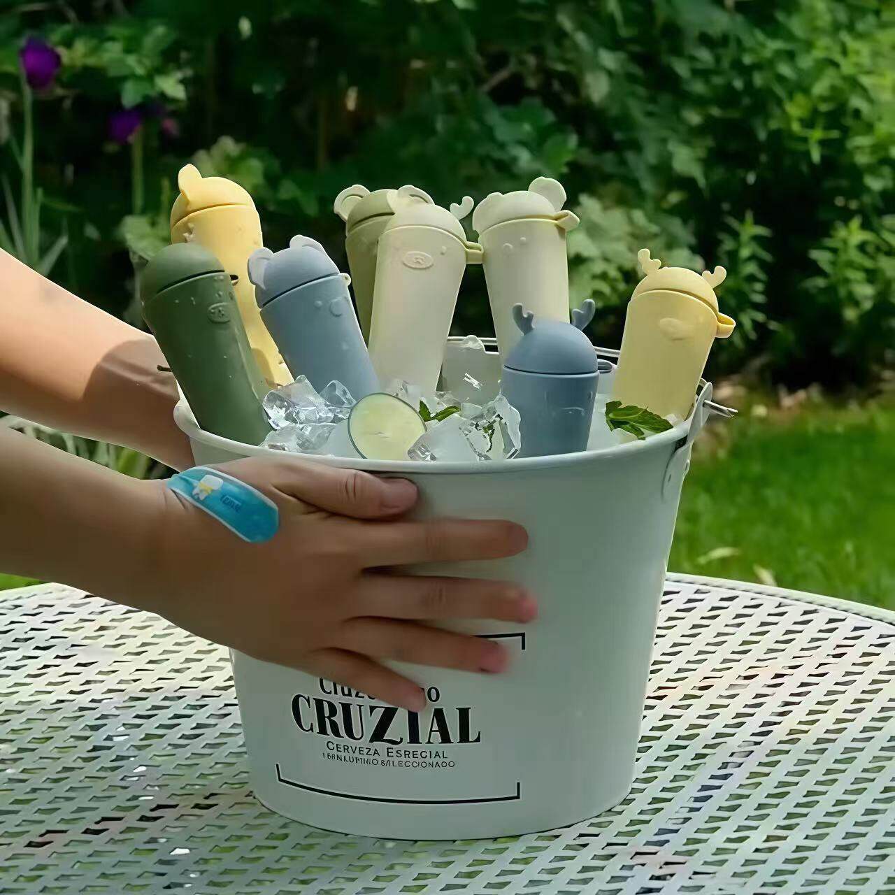 萌趣小熊雪糕模具食品级自制儿童冰棒冰棍一拧脱模冰糕冰淇淋神器