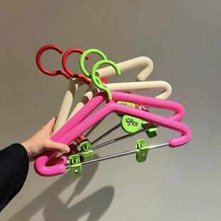 【家居好物】多巴胺衣架家用挂衣加粗加大无痕防滑晾衣架带夹子