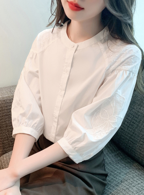 白色天丝衬衫女春装2026新款法式立领刺绣镂空七分袖衬衣别致上衣