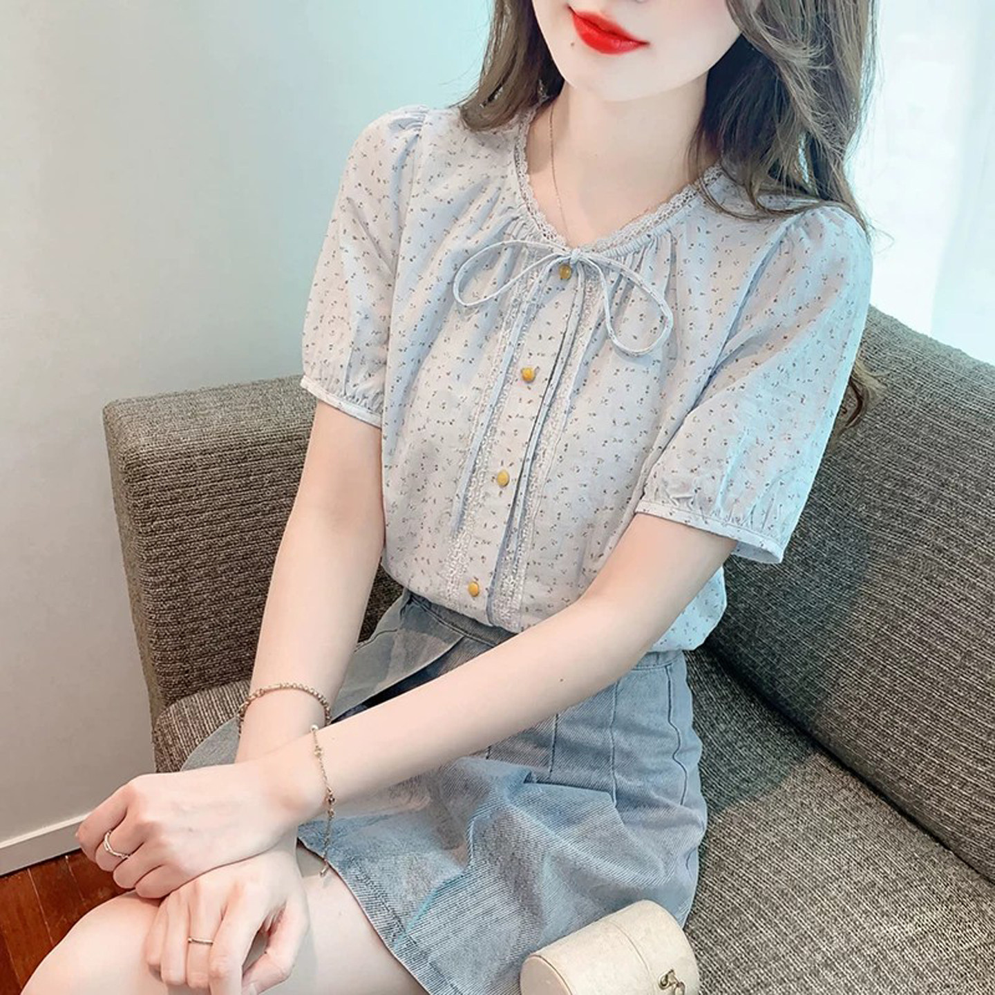 碎花衬衫夏季蕾丝花边系带衬衣短图片