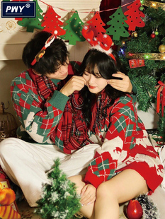 潮牌圣诞节情侣装毛衣男秋冬季2025新款穿搭红色氛围感慵懒风外套