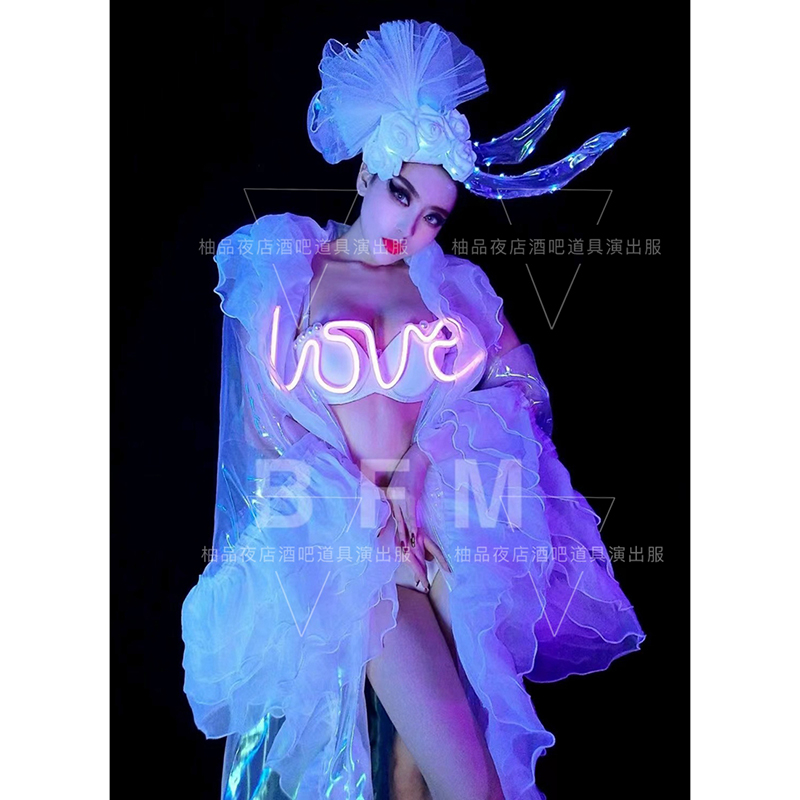 柚品演出服大气情人节白色