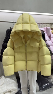 2025年新款95白鹅绒羽绒服女短款连帽宽松加厚保暖面包服外套潮