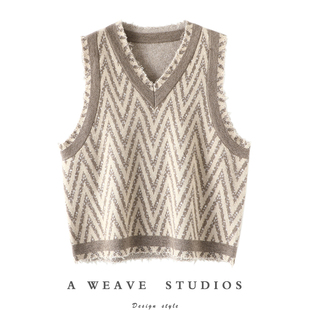 穿过秒爱 撞色人字纹提花羊绒马甲女V领宽松羊绒背心加厚坎肩冬