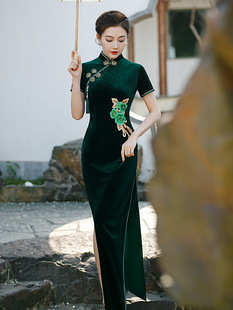 走秀旗袍加长款墨绿色金丝绒演出服中国风舞台表演改良妈妈连衣裙