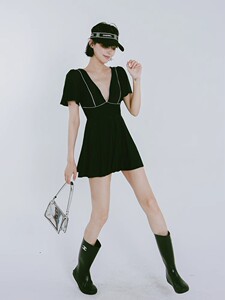 亲爱的朋友-W小调连体平角裙式黑白保守显瘦遮肚新款游泳衣泳装女