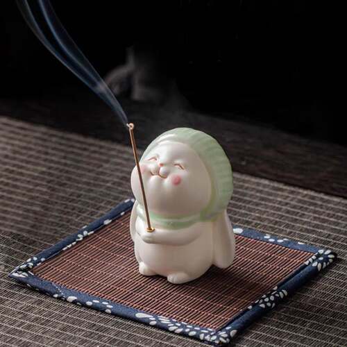 Cute hand-painted bunny ceramic incense burner decoration