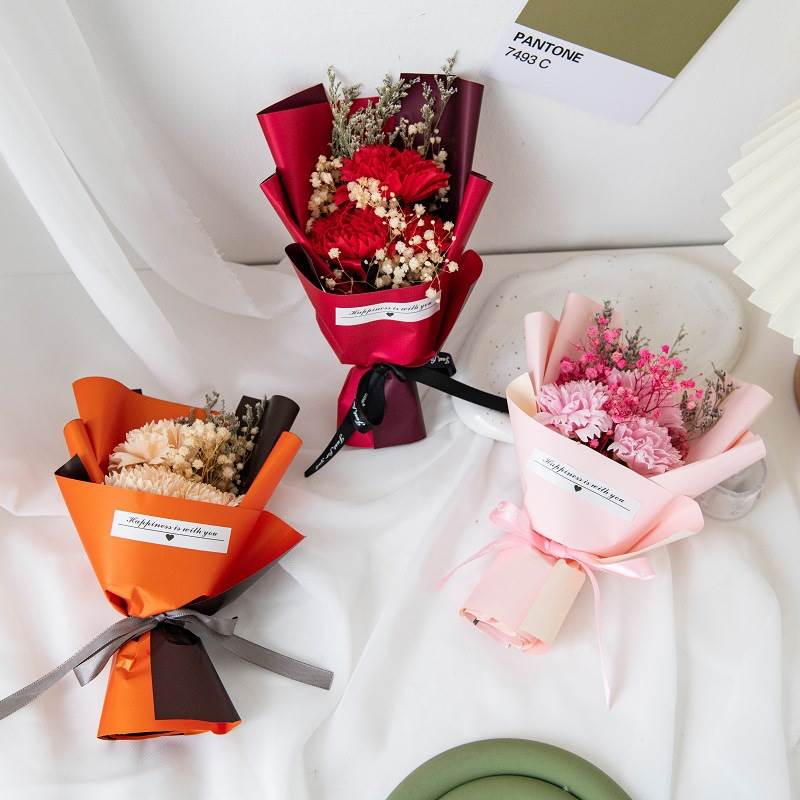 Graduation season teacher's day three carnation bouquet