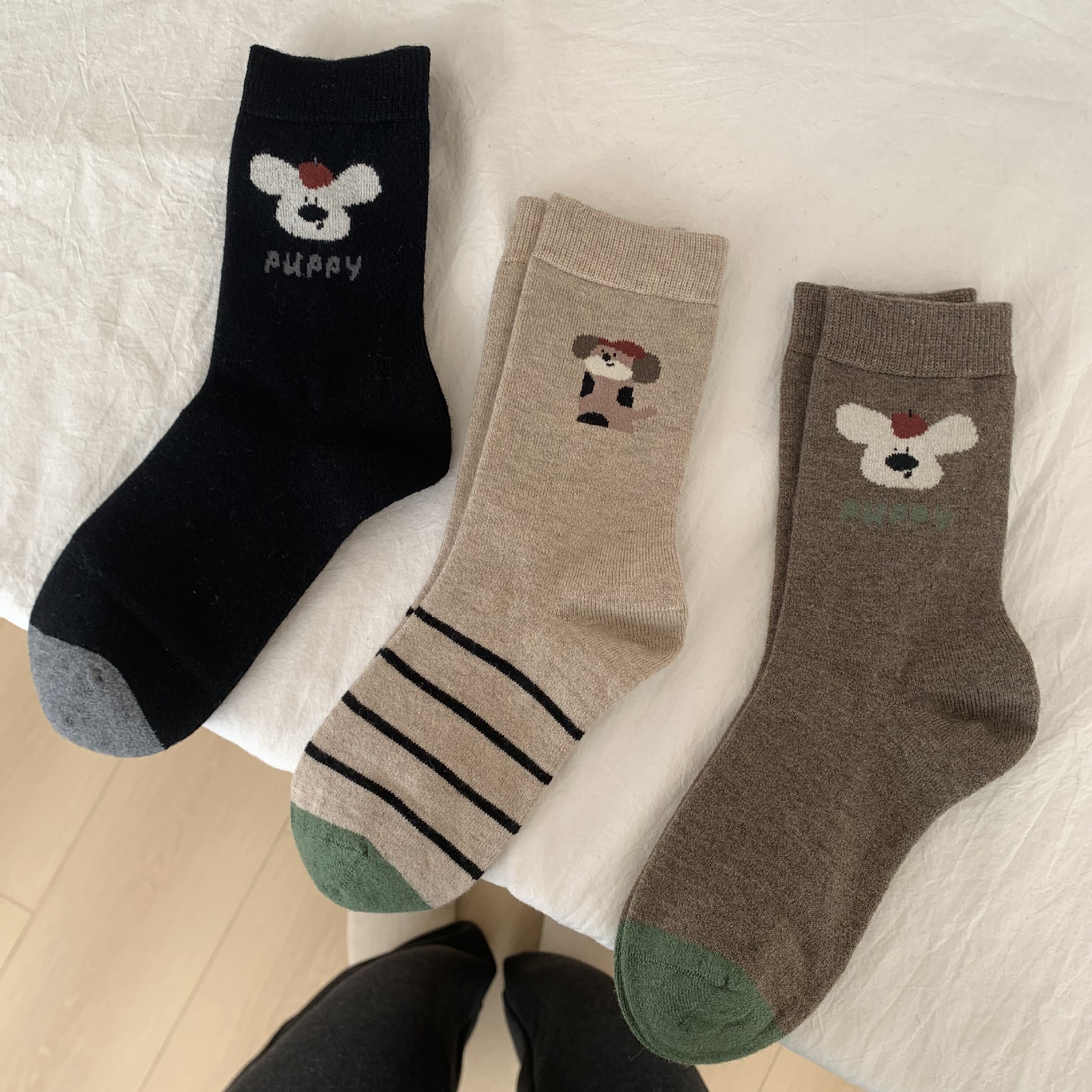 秋冬季可爱卡通插画狗狗羊毛袜子女韩版ins潮甜美无骨保暖中筒袜