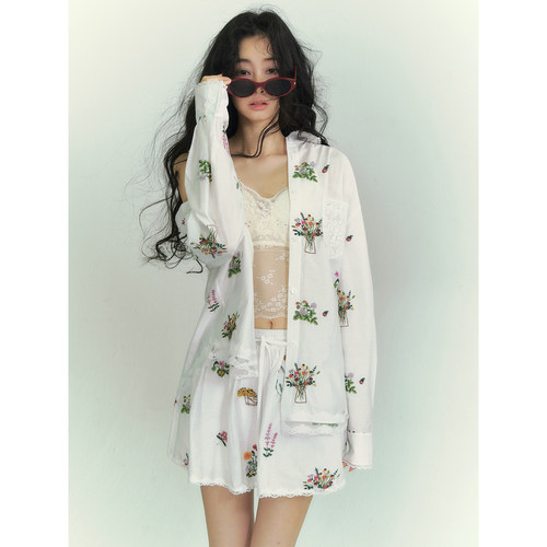 SOMESOWE花朵刺绣蕾丝拼接衬衫/花朵刺绣蕾丝拼接短裙