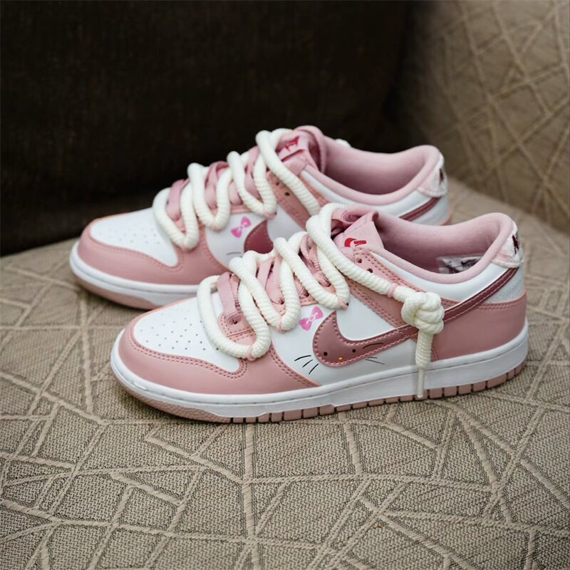 【球鞋定制】耐克 NIKE DUNK LOW 粉红凯蒂 女粉色系休闲百搭板鞋