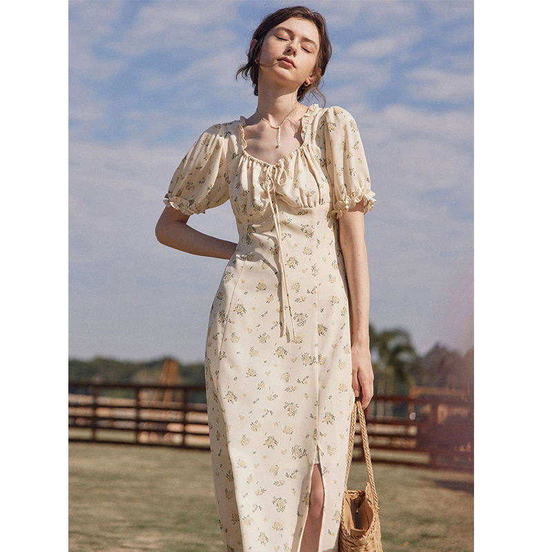 碎花连衣裙女夏新款高腰方领茶歇裙法式收腰绑带长款裙子