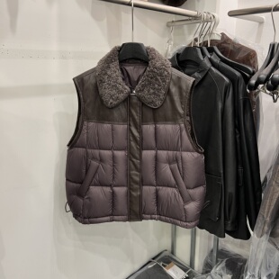 2026冬季新款设计感羊羔毛翻领羽绒服马甲女PU皮拼接90白鸭绒外套