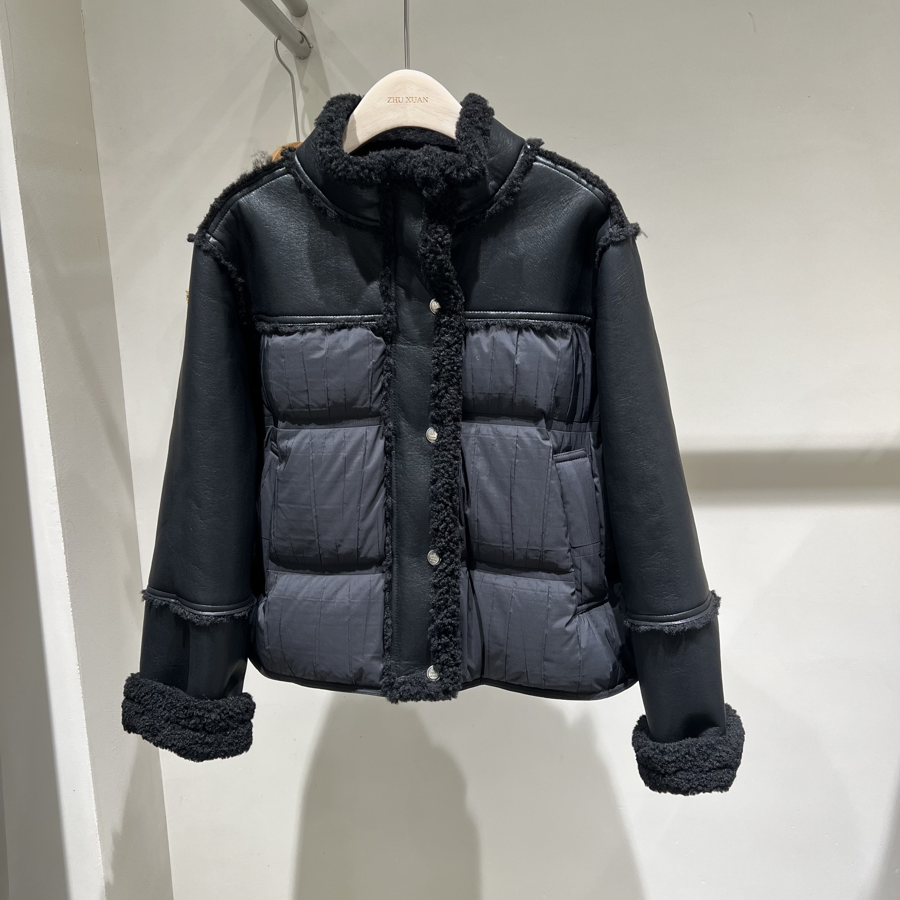 高级感皮毛一体拼接羽绒服外套女