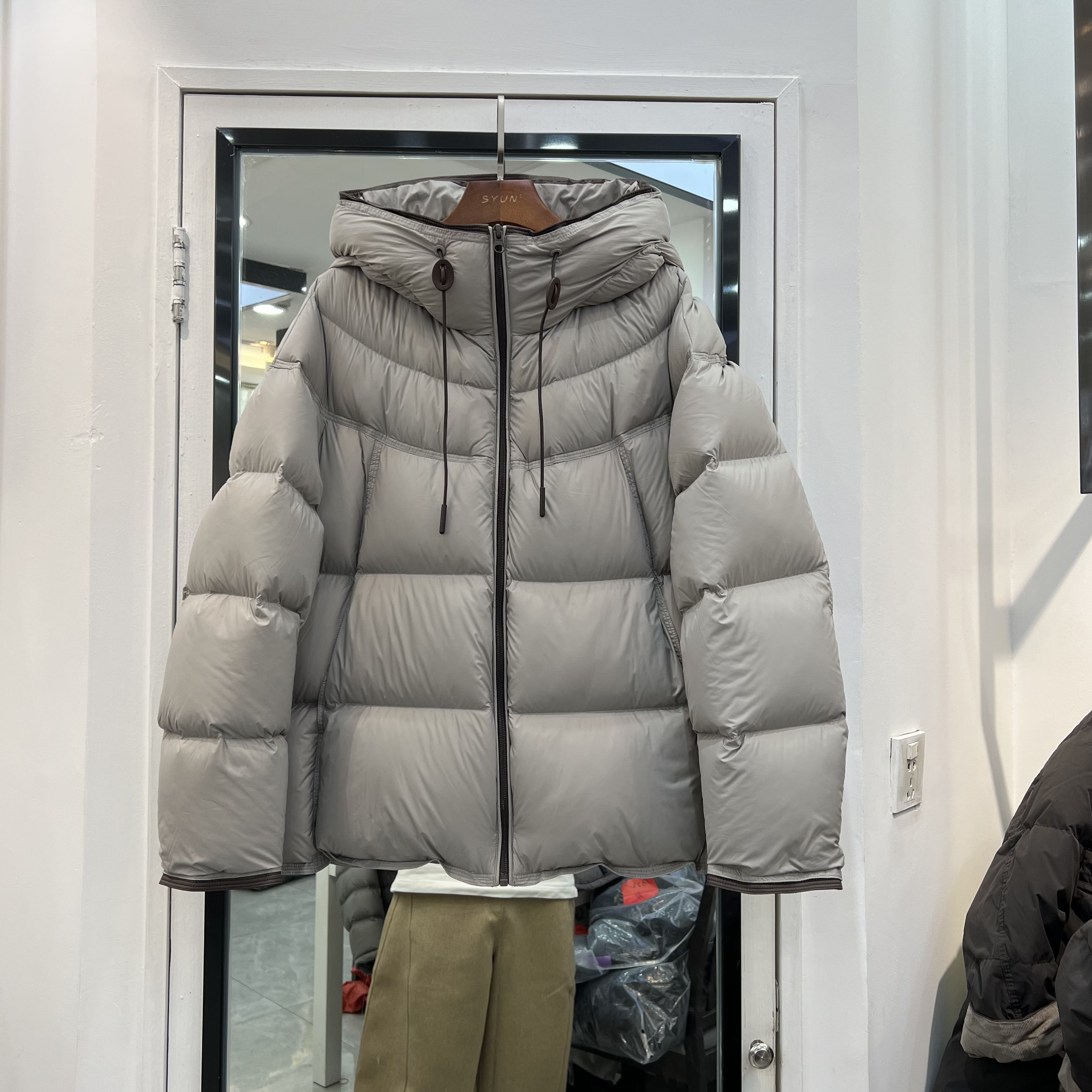 宽松连帽泡芙羽绒服90白鸭绒外套