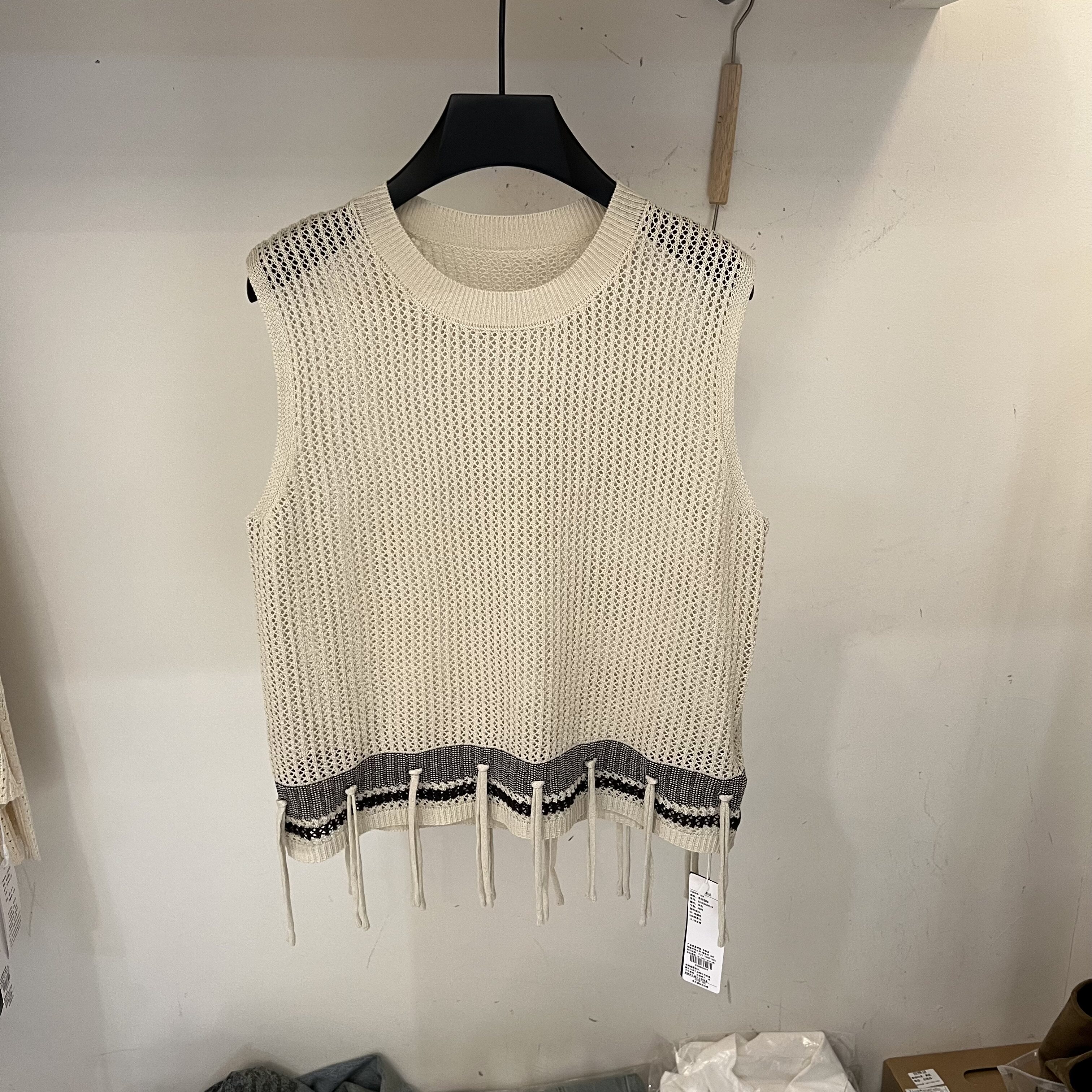 2026夏季新款复古时尚下摆流苏无袖针织衫背心女镂空天丝亚麻上衣