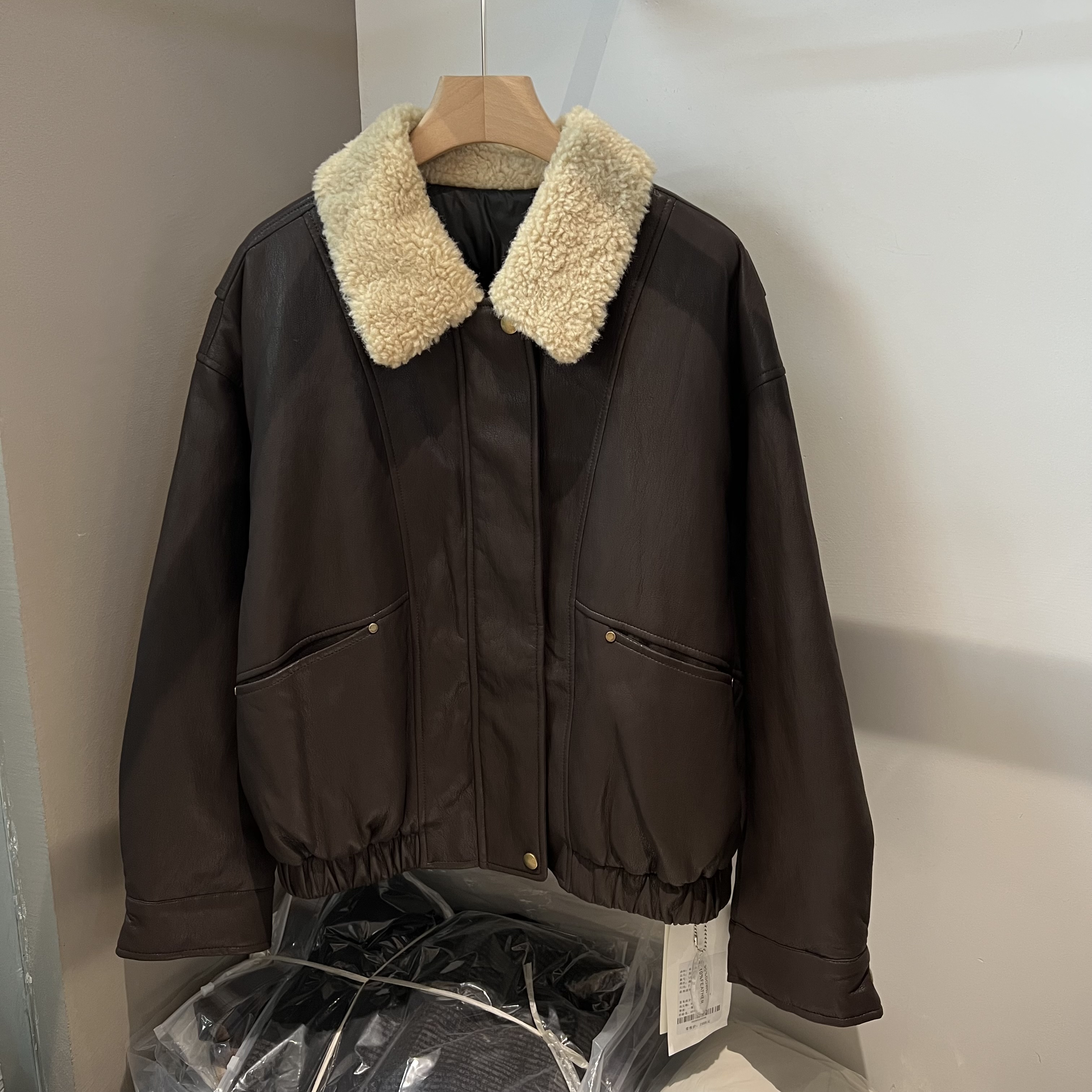 韩版羊羔毛翻领皮衣羽绒服外套女