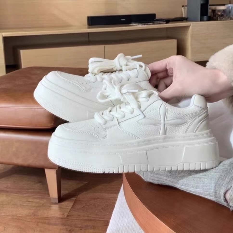 葡萄妈studiolee显腿长减龄圆头系带板鞋厚底加绒增高小白鞋女冬