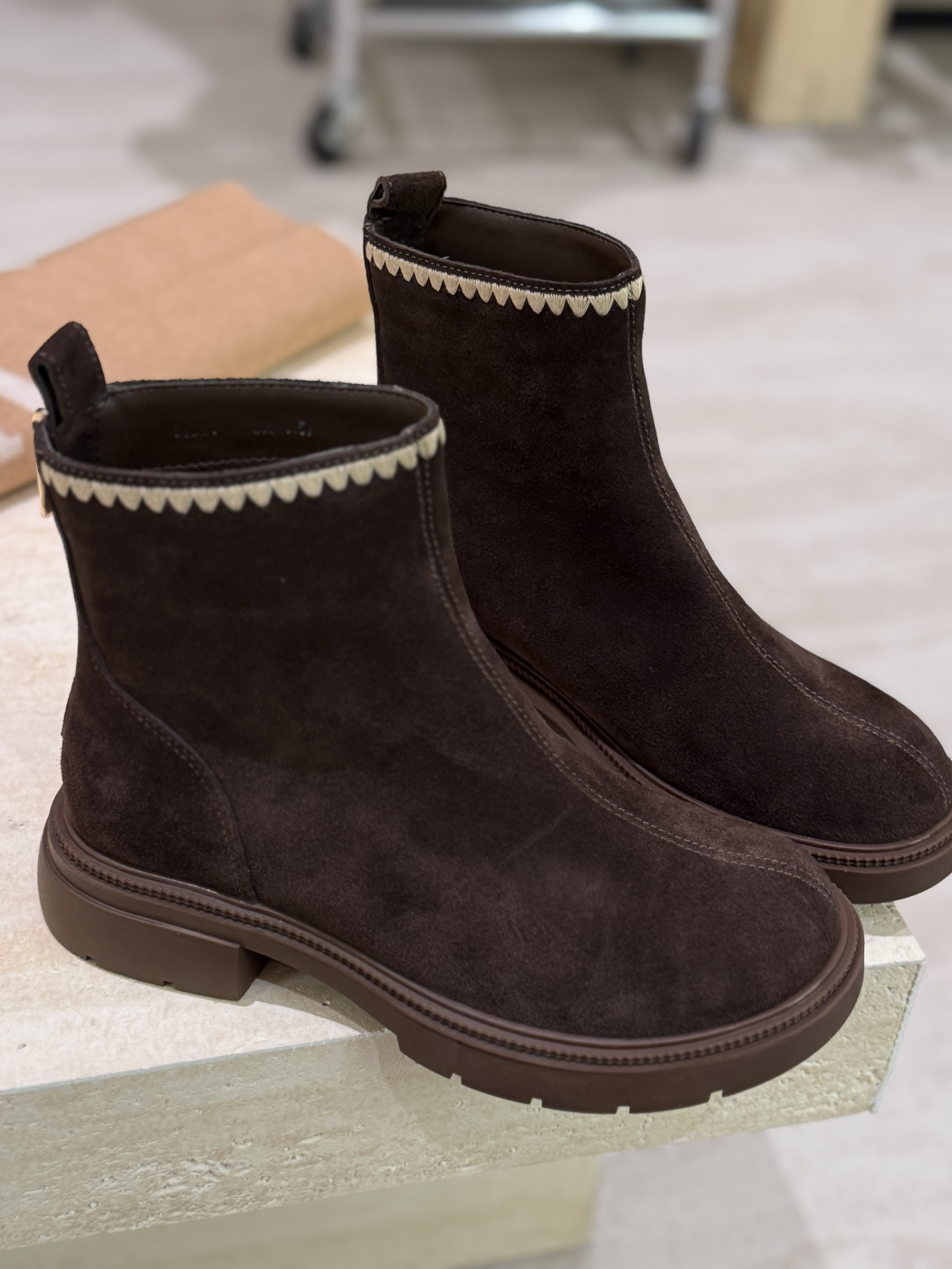 女款2025冬款棉鞋牛反绒磨砂加绒加厚保暖高跟时尚短靴后拉链通勤