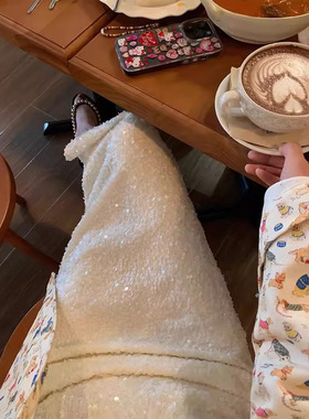 温柔奶油杏亮片半身裙女 2025秋冬小个子搭配皮草高腰开叉直筒裙